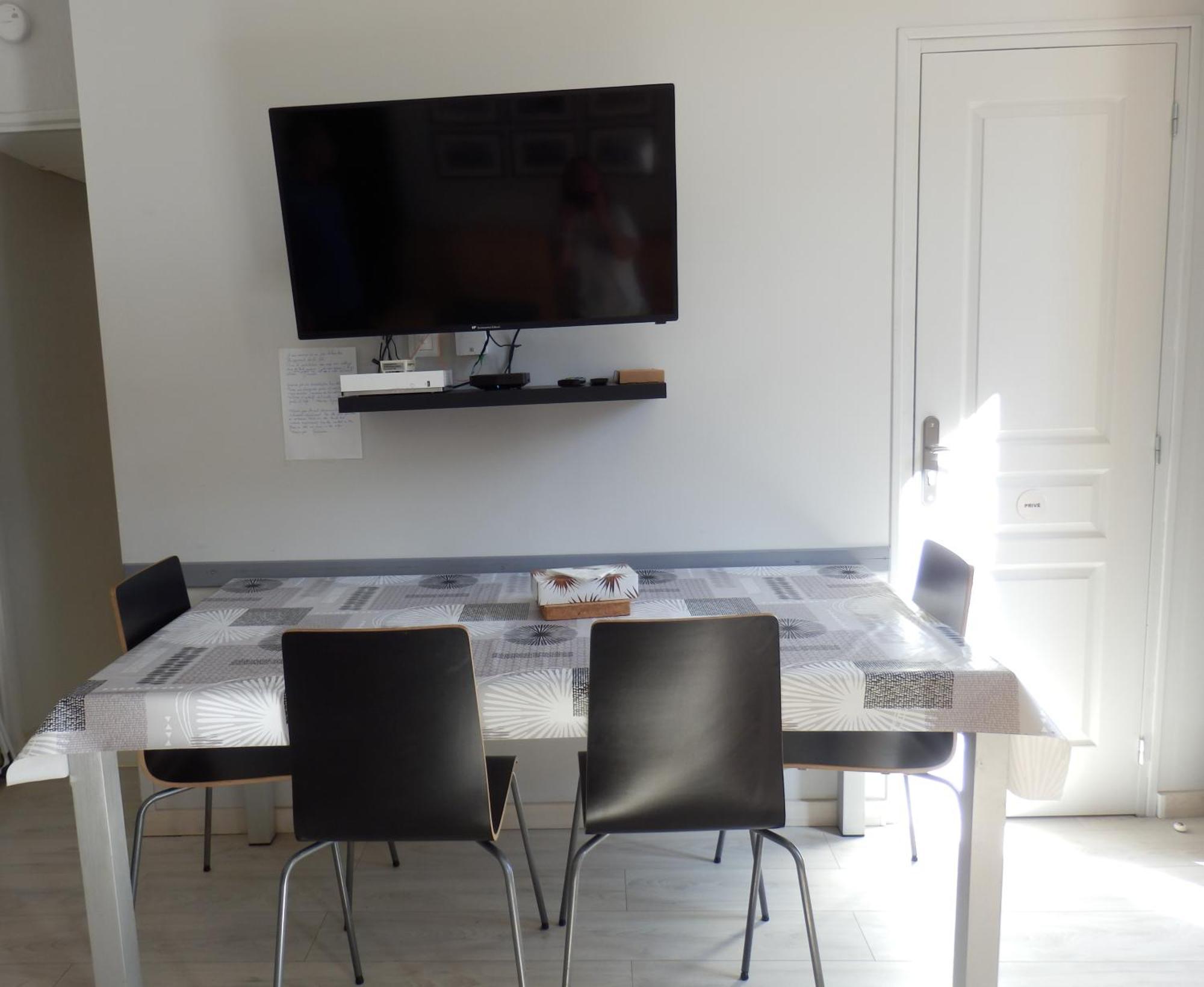 Agreable T2 Au Centre De Luchon Apartment Bagneres-de-Luchon Exterior photo